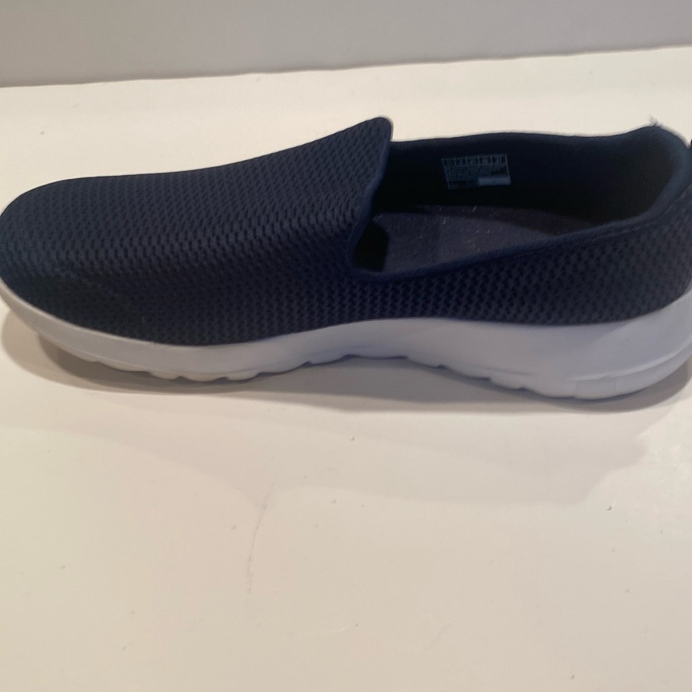Skechers Goga Max Navy Mesh Sneakers, Right Foot Only